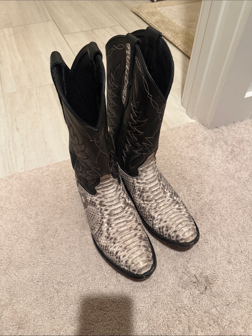 Mens Cavender's snake skin boots